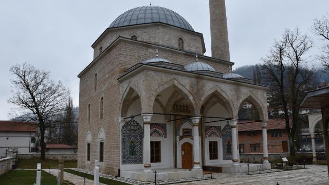 Bosna Hersek'teki tarihi Alaca Camii'ne silahlı saldırı