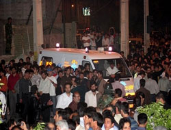 İran'da cami'de bomba patladı: 10 ölü