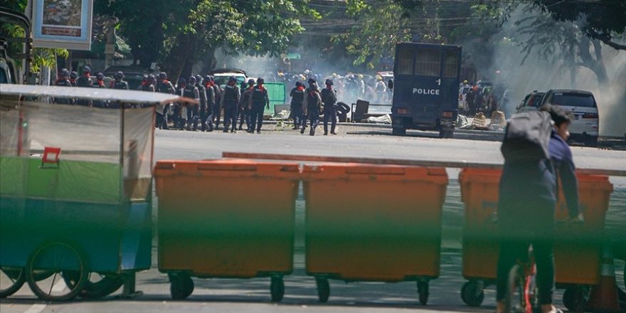 Myanmar'da protestolar darbecilerin sert müdahalesine rağmen sürüyor