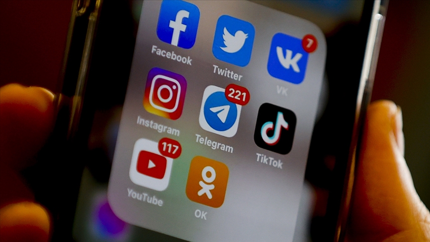 Avustralya'da sosyal medya için ebeveyn izni şartı planı