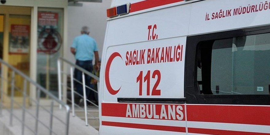 Mersin'de kayalıklara çarparak batan teknedeki 13 göçmen yaralı kurtarıldı
