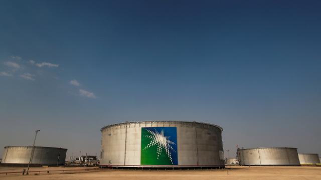 Husiler, Suudi Arabistan'ın petrol şirketi Aramco'yu 6 İHA ile vurdu
