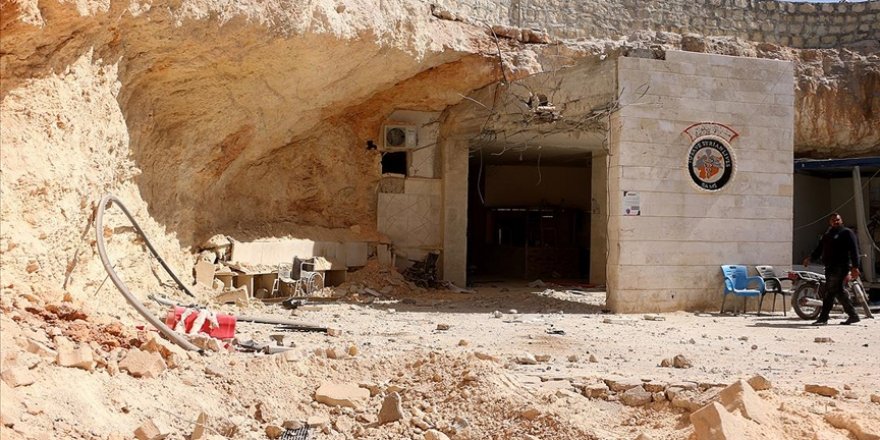 Esed rejiminin İdlib'de hastaneye düzenlediği saldırıda biri çocuk 6 sivil öldü