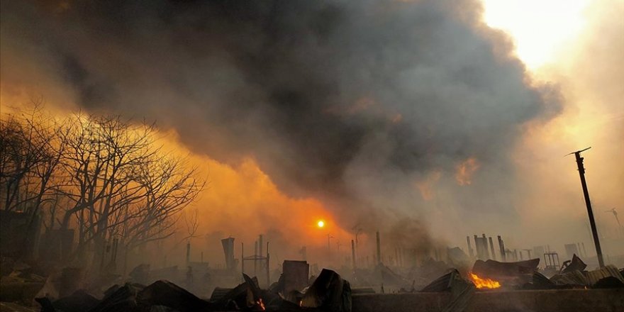 Mülteci kampındaki yangında 28 Arakanlı Müslüman hayatını kaybetti