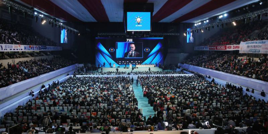 Sokakta korona var, lebalep kapalı salonlarda yok!