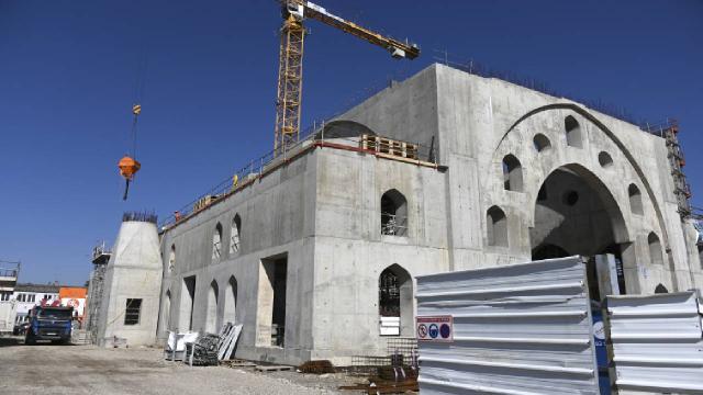 Fransa’da belediye cami inşası için fon ayırdı, hükümet rahatsız oldu