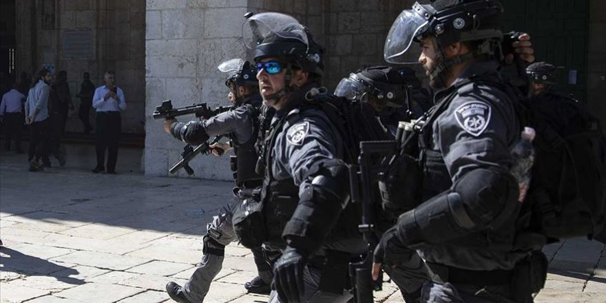 Siyonist İsrail güçleri Batı Şeria'da 25 Filistinliyi gözaltına aldı