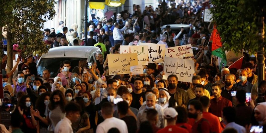 Batı Şeria'da Kudüs'e destek için binlerce kişi gösteri düzenledi