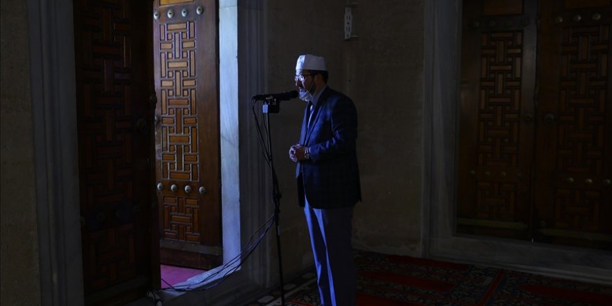 Öğle ezanının ardından Mescid-i Aksa'nın kurtuluşu için salalar okundu