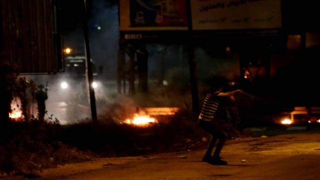 Siyonist İsrail askerleri Batı Şeria'daki protestoya saldırdı: 13 yaralı