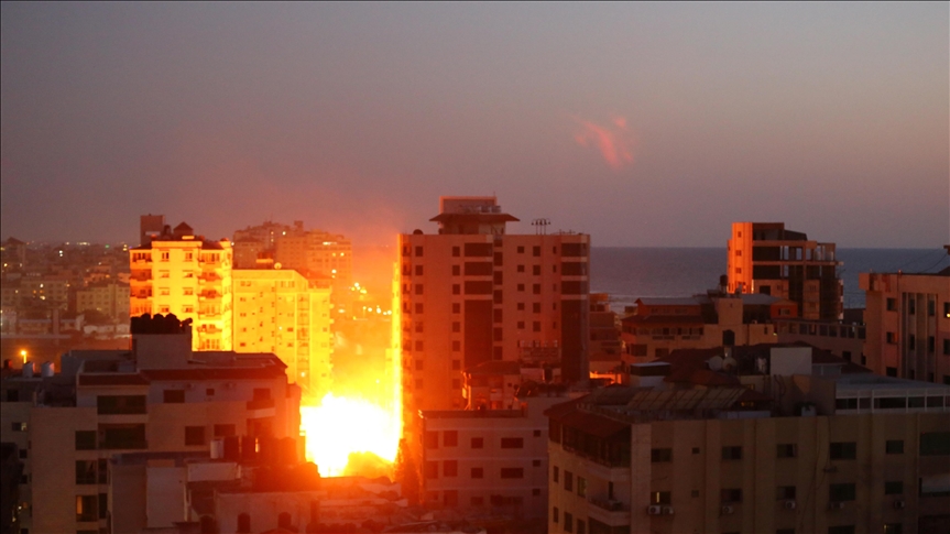 Hamas, Tel Aviv’e 130 roket attı