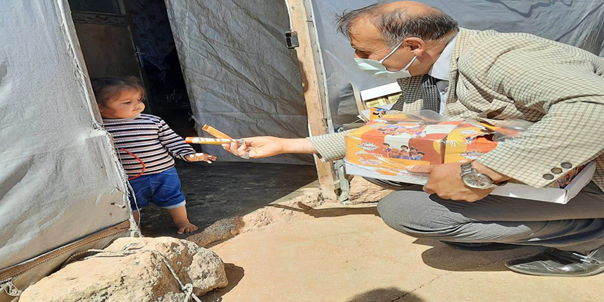 Seyidoğlu Gıda bayramda Suriyeli çocukların yüzünü güldürdü
