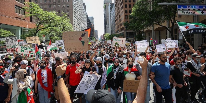 New York'taki İsrail Başkonsolosluğu önünde Filistin'e destek gösterisi