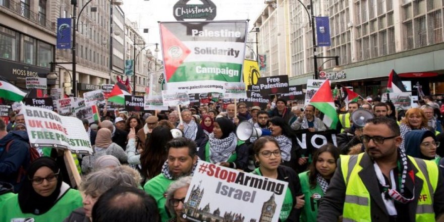 Londra'da 'Özgür Filistin' sloganı atan İngiliz polis soruşturuluyor
