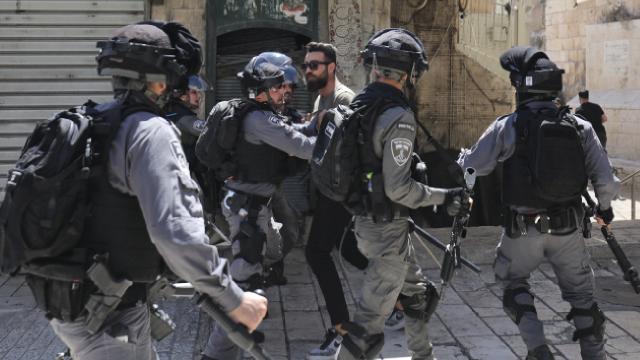Batının medya özgürlüğü: AP, İsrail'i eleştiren muhabirinin görevine son verdi
