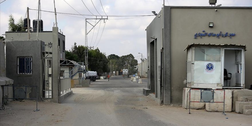 Siyonist İsrail Gazze'ye açılan sınır kapılarını kapattı
