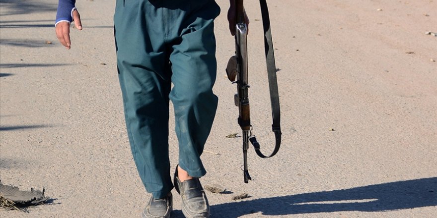 Afganistan'da 2 ilçe Taliban'ın kontrolüne geçti