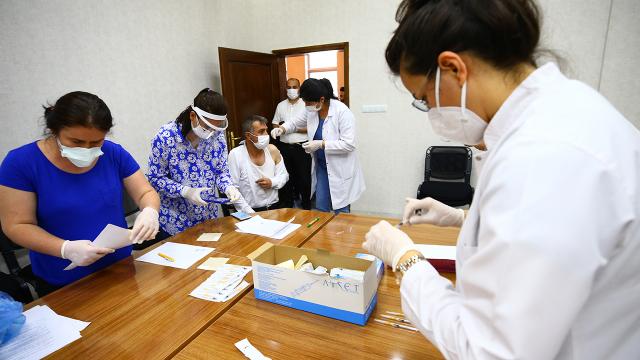 Koronavirüs aşı odalarında görevli personele ek ödeme