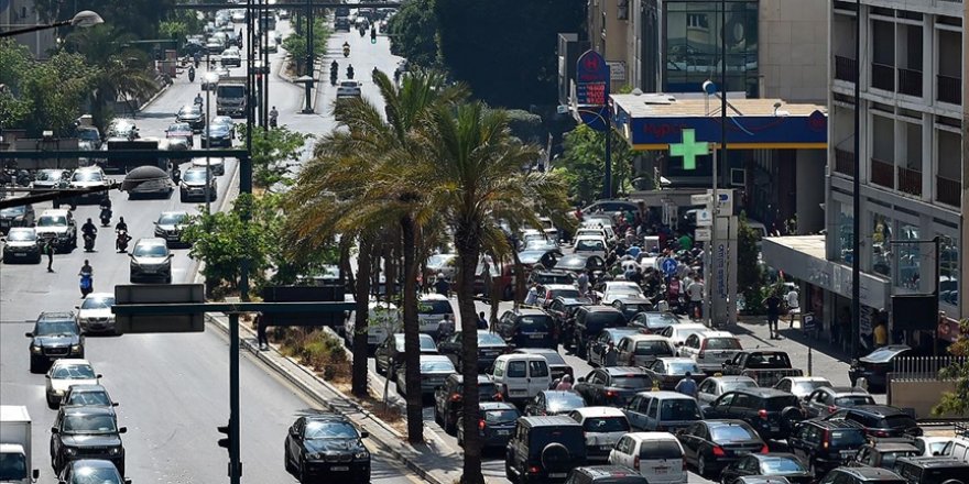 Ekonomik krizle boğuşan Lübnan'da benzine yüzde 35, motorine yüzde 38 zam yapıldı