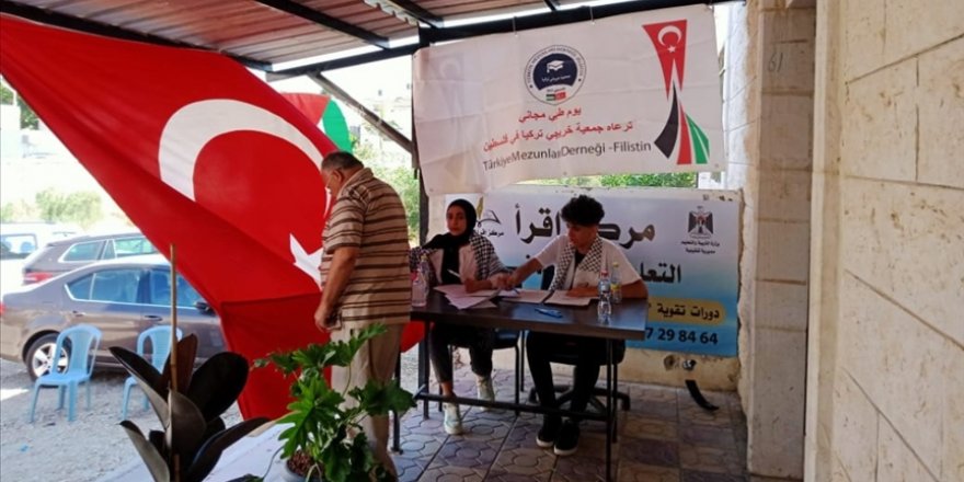 Türkiye’den mezun olan Filistinliler, Batı Şeria'da halka ücretsiz sağlık hizmeti sundu