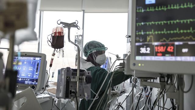 Son 24 saatte 28 bin 810 yeni vaka, 248 vefat