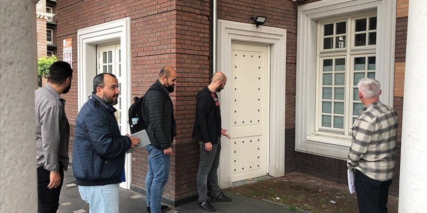 Hollanda'da camiye saldırı