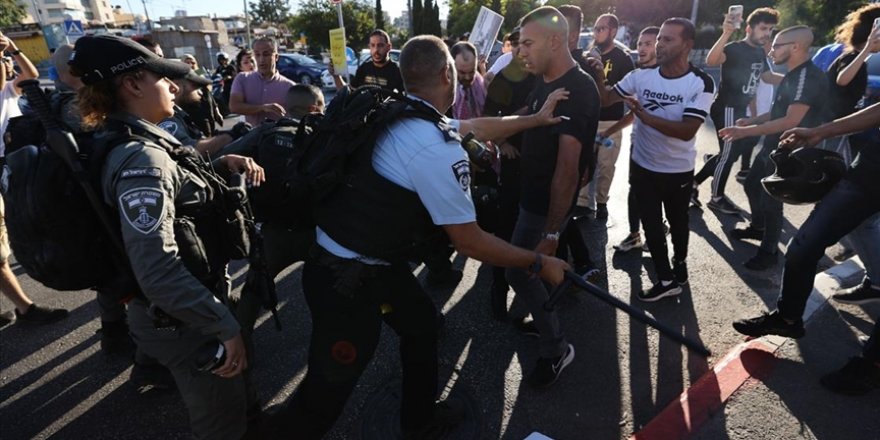 Siyonist işgal güçleri Şeyh Cerrah Mahallesi'nde gösteri yapan Filistinlilere müdahale etti