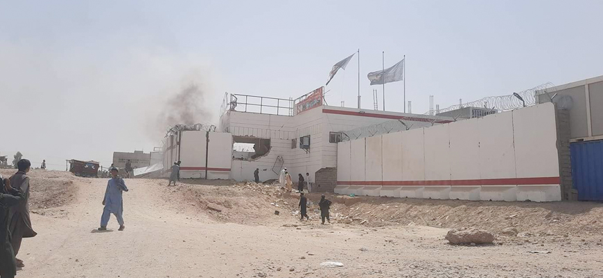 Kabil hükümeti güçleri Afganistan'da hastane bombaladı