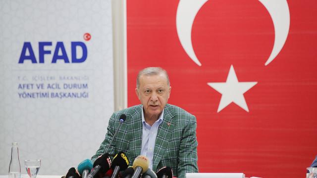 Cumhurbaşkanı Erdoğan: Yanan evlere öncelikle 50 bin liraya kadar eşya yardımı yapılacak