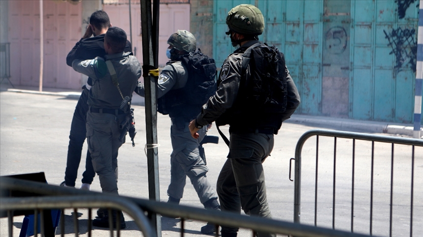 İşgalci İsrail askerleri Batı Şeria'daki gösterilerde 5 Filistinliyi yaraladı