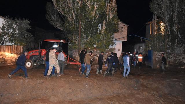 Kars'taki selde 40 ev ile 6 araç hasar gördü