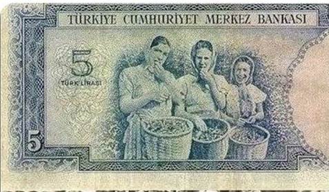 Türkiye üzerine bir fotoğraf okuması.. – Sağda dördüncü kıza ne oldu?