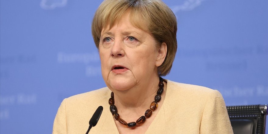 Merkel: Taliban ile diyalog devam etmeli