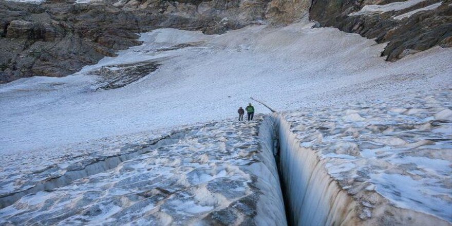 Cilo dağındaki Türkiye’nin en büyük buzulları eriyor