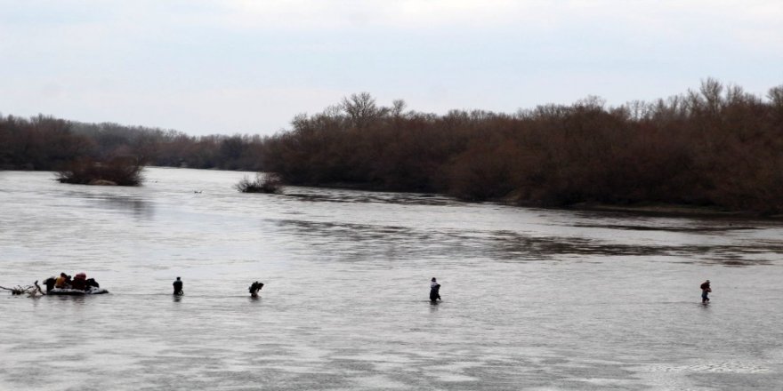 Göçmenlerin Jandarma tarafından Meriç Nehri’ne atıldığı iddiası doğru mu?