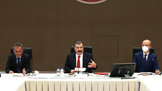 Bakan Koca: 12 yaş üstüne tercihe bağlı aşı yapılabilir