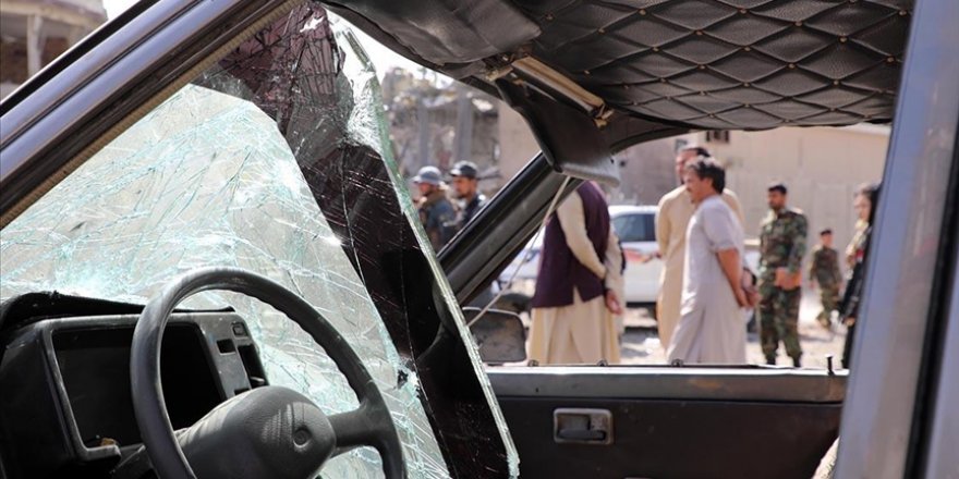 Afganistan'da düzenlenen bombalı saldırıda 2 sivil öldü