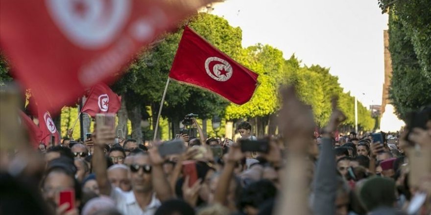 Tunus'ta Nahda Hareketi ve 4 siyasi partiden despotizm uyarısı