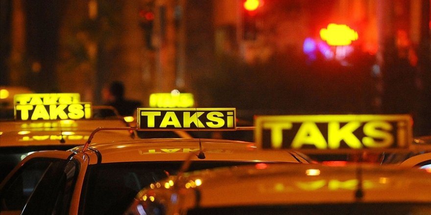 İstanbul'da 750 minibüsün taksiye dönüştürülmesi kararının iptali için dava açıldı