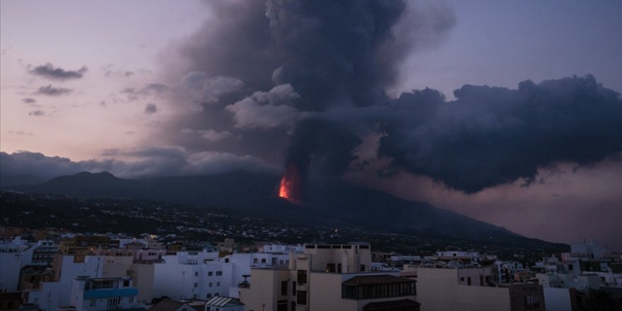 La Palma'da yanardağın püskürttüğü lavlar 10 günde Atlas Okyanusu'na ulaştı