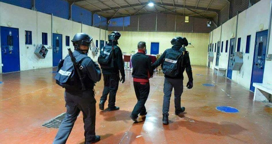 İşgal yönetimi Nakab Cezaevi'nde 14 esiri çok ağır şartlarda hücrede tutuyor