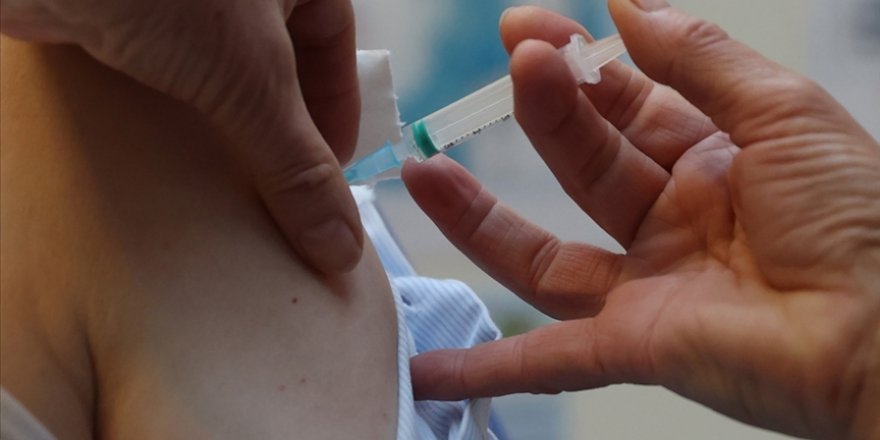 Yeni Zelanda'da eğitim ve sağlık çalışanlarına Kovid-19 aşısı zorunlu oldu