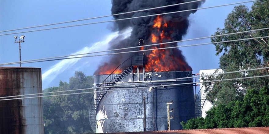 Lübnan'ın güneyindeki Zahrani petrol tesislerinde yangın