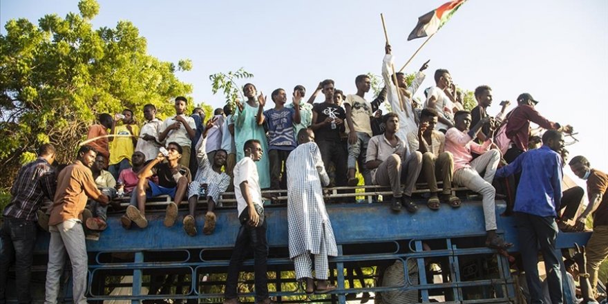 Sudan'daki gösterilere polis müdahalesi: 5 yaralı