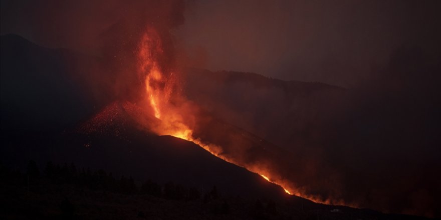 La Palma Adası'ndaki volkan bir ayda 85 milyon metreküp lav püskürttü