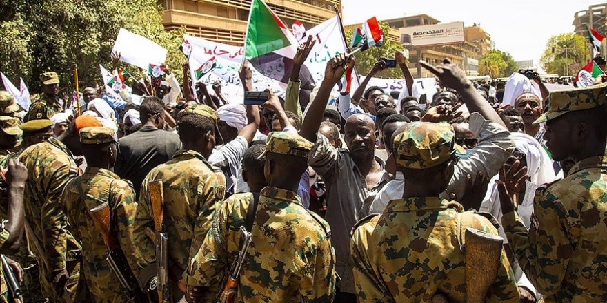 Sudan’da OHAL ilan edildi