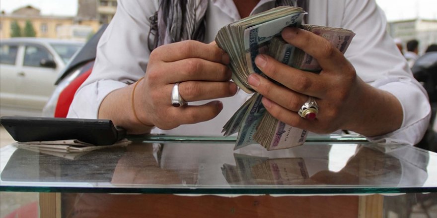 Taliban yönetimi Afganistan'da yabancı para kullanımını yasakladı