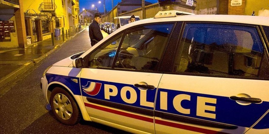 Fransa'da 3 camiye İslamofobik saldırı