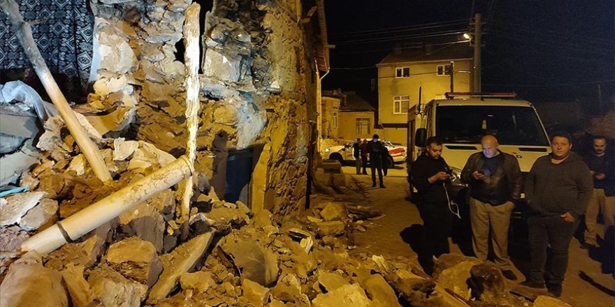 Konya'daki depremde 55 bina hasar gördü