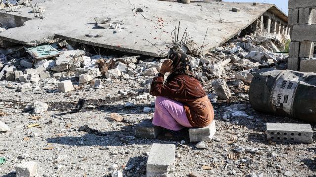 Rusya ve Esed güçleri İdlib'de sivilleri katletti